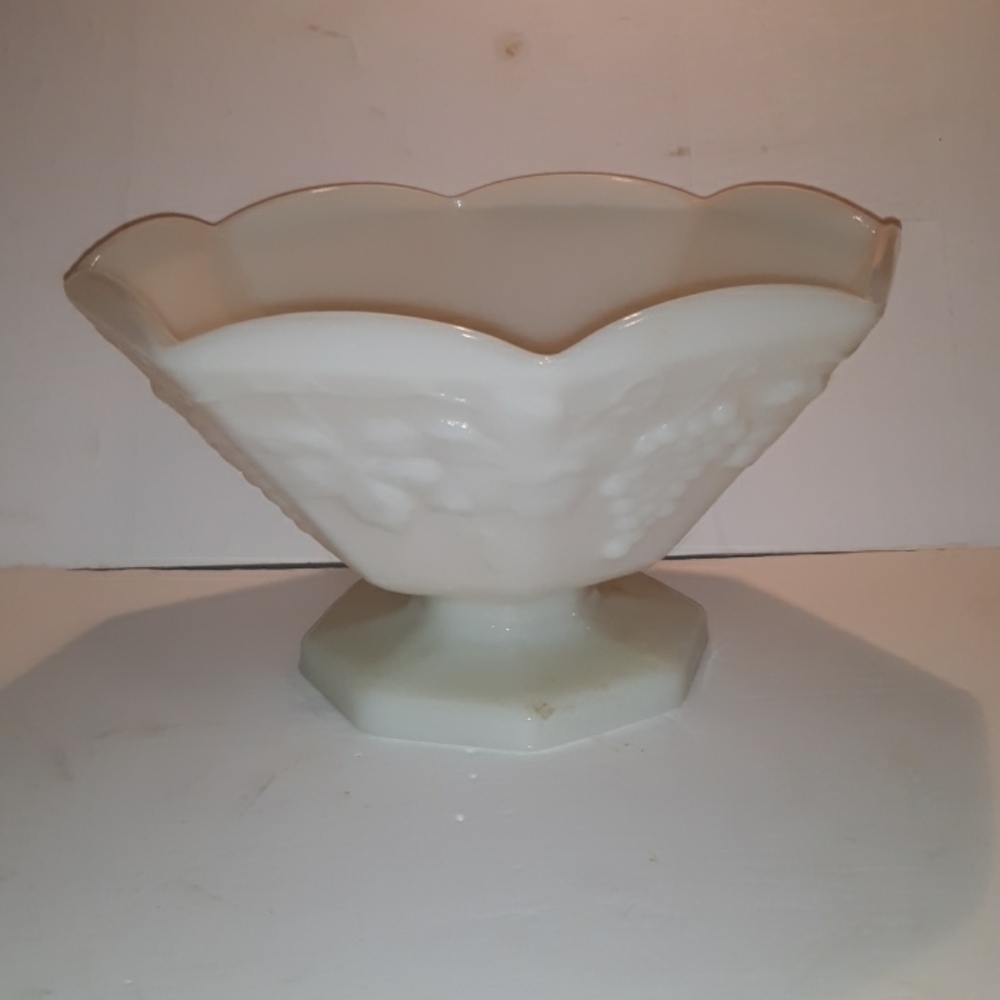 Large vintage milk glass fruit bowl